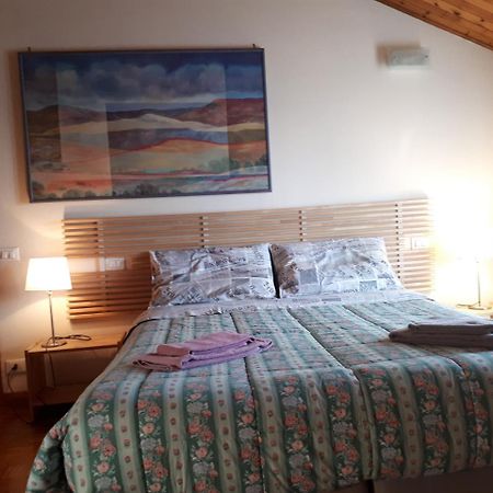 B&B La Mansardina Тори ди Куартезоло Екстериор снимка