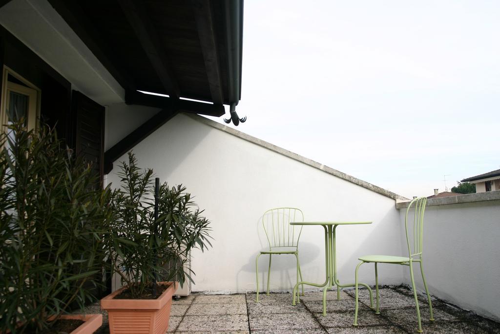 B&B La Mansardina Тори ди Куартезоло Стая снимка